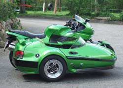 Kawasaki ZZR 1400 mit Wing Super Sport und Achsschenkellenkung